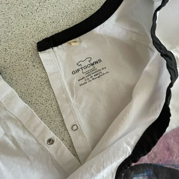 Giftgowns fun stylish hospital gown to wear during recovery NWOT - Picture 5 of 7